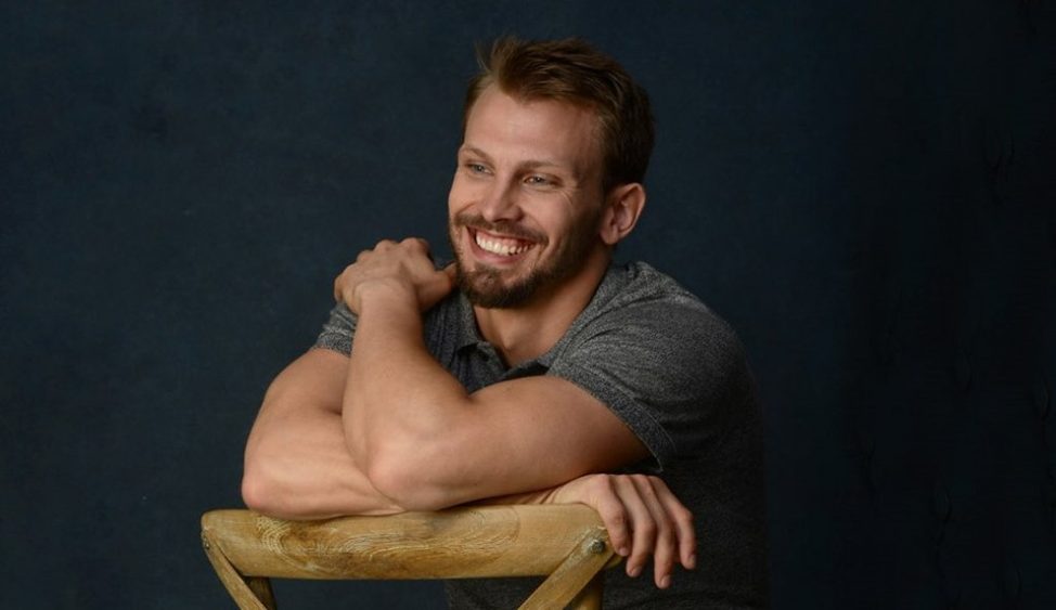 Джоэль Адриан — новый ведьмак в сериале