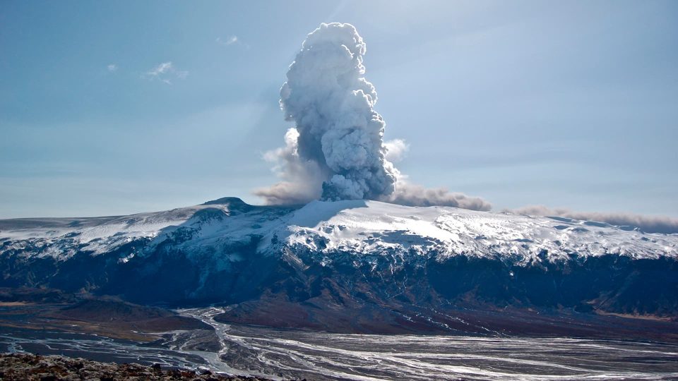 Вулкан Эйяфьядлайёкюдль
