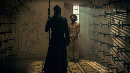 Кадр из 1 серии 1 сезона сериала «Ведьмак: Происхождение»